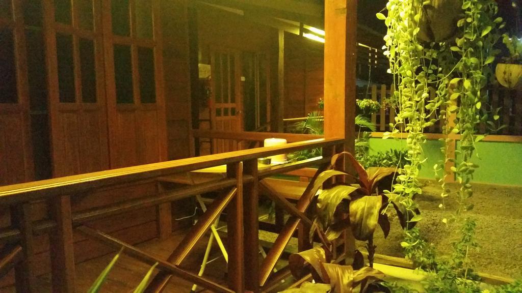 Happy Guesthouse Bungalow Sukhothai Exterior foto