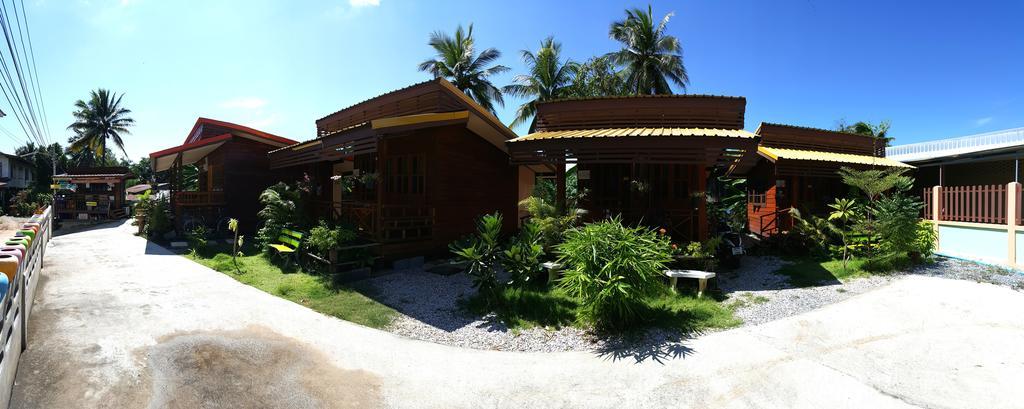 Happy Guesthouse Bungalow Sukhothai Exterior foto