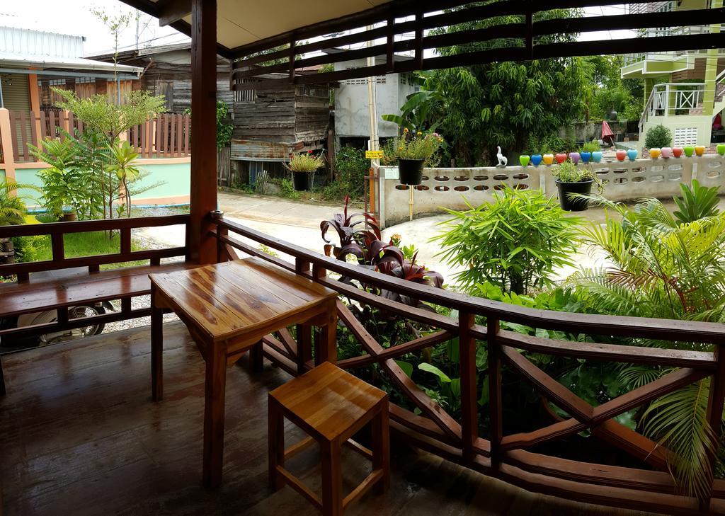 Happy Guesthouse Bungalow Sukhothai Exterior foto