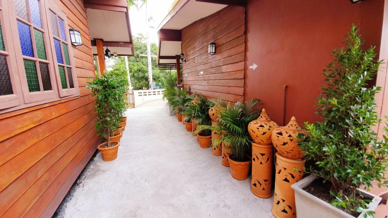 Happy Guesthouse Bungalow Sukhothai Exterior foto