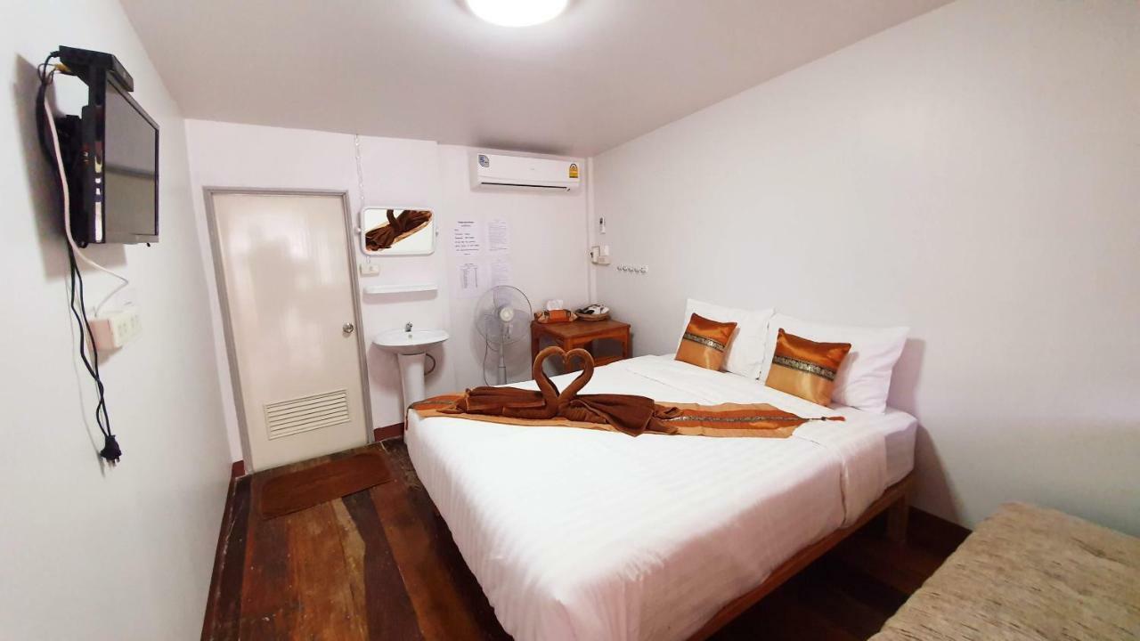 Happy Guesthouse Bungalow Sukhothai Exterior foto